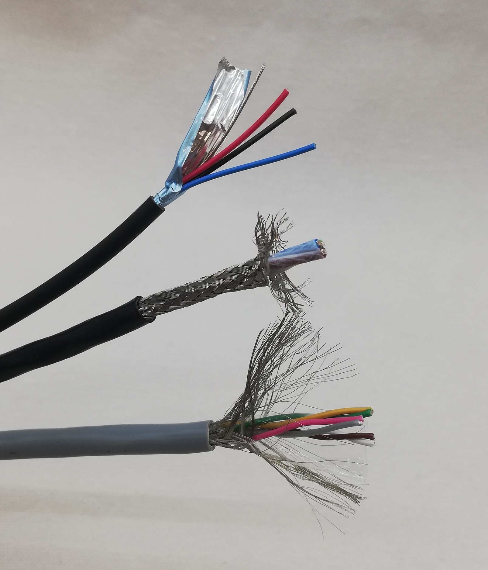 Shielded cable. Shield провод. Универсальный щит кабель для магнитолы.